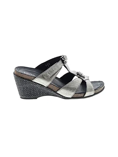 Pre-owned Taos Wedges In Silver