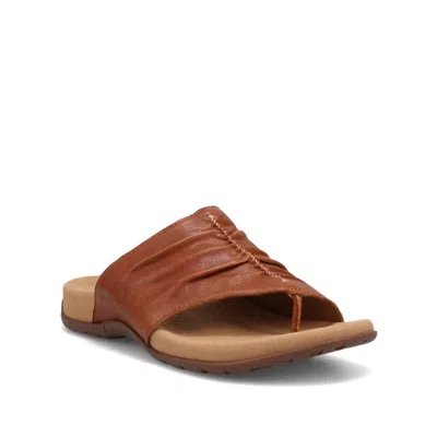 Taos Women Gift 2 Leather Sandal In Cognac In Green