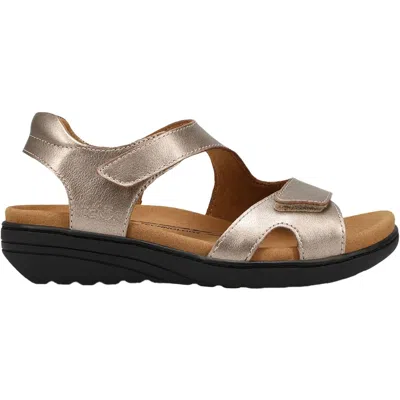 Taos Women's Serene Sandal In Champagne In White