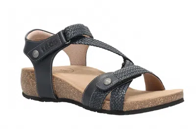 Taos Women Trulie Sandal In Navy In Gray