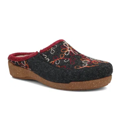Taos Women's Woolflower Clogs In Charcoal In Black