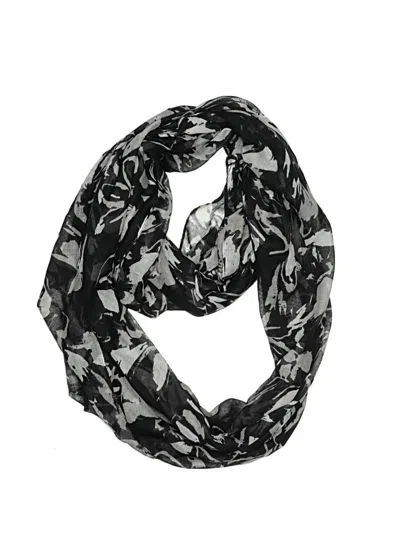 Pre-owned Target Scarf In Black