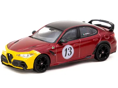 Tarmac Works Alfa Romeo Giulia Gtam #13 Red Metallic And Yellow With Black Top "global64" Series 1/64 Diecast Mod