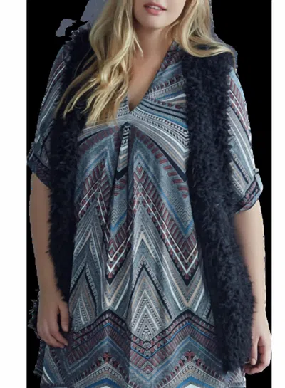Tart Collections Gabriel Plus Vest In Black In Blue