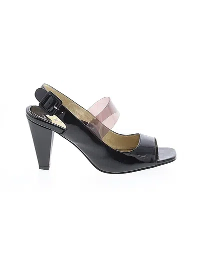Pre-owned Taryn By Taryn Rose Heels In Black