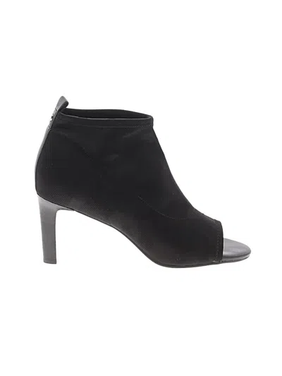 Pre-owned Taryn Rose Ankle Boots In Black