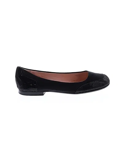 Pre-owned Taryn Rose Flats In Black