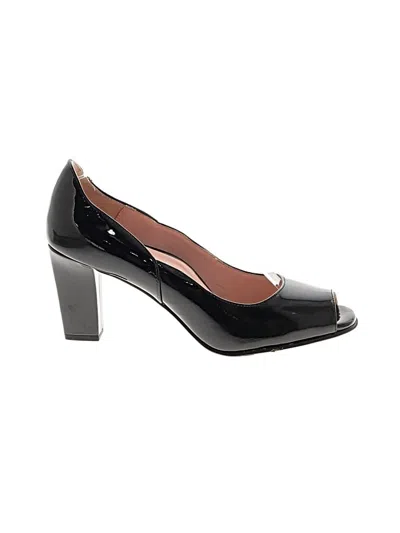 Pre-owned Taryn Rose Heels In Black