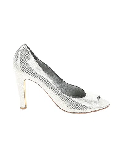 Pre-owned Taryn Rose Heels In Silver