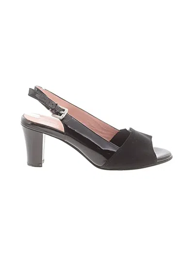 Pre-owned Taryn Rose Sandals In Black