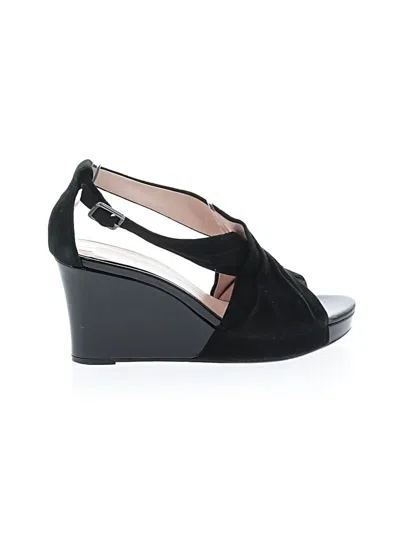 Pre-owned Taryn Rose Wedges In Black