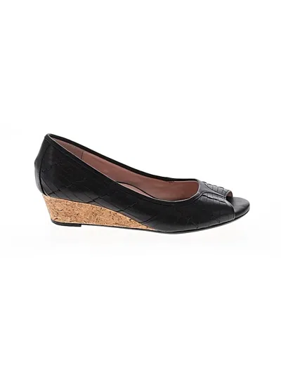 Pre-owned Taryn Rose Wedges In Black