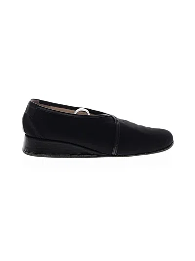 Pre-owned Taryn Rose Wedges In Black