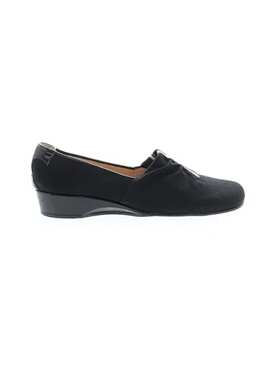 Pre-owned Taryn Rose Wedges In Black