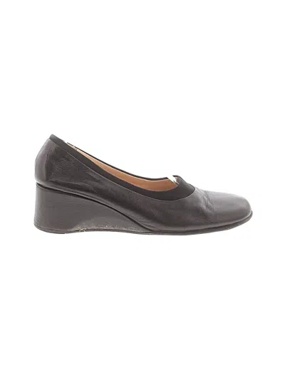 Pre-owned Taryn Rose Wedges In Black