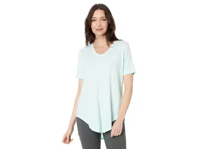 Tasc Performance Longline T-shirts Women's T Shirt Serene: Md, Cotton/rayon In Green