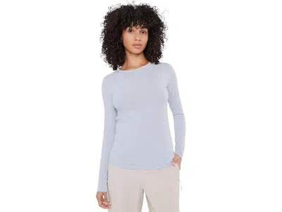 Tasc Performance Nola Ii Long Sleeve Crew Neck T-shirts Women's Clothing Cloud Heather: Xl, Cotton/rayon In Blue