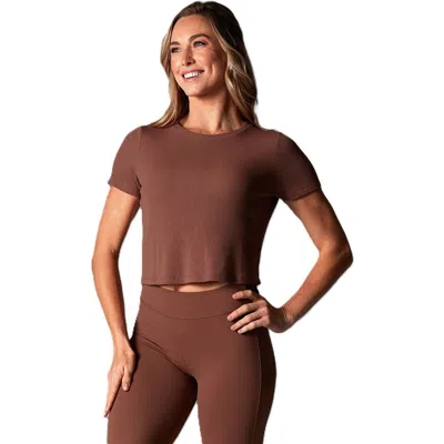 Tavi Ribbed Tee In Brown