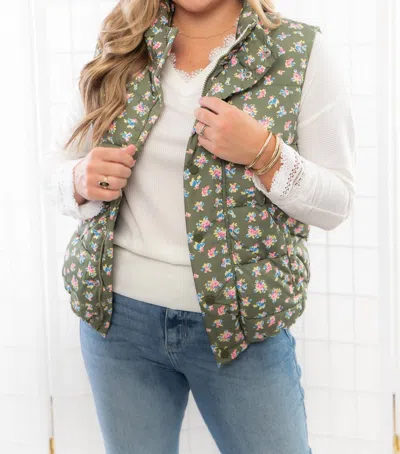Tcec Floral Puffer Vest In Olive In Green