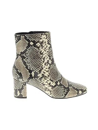 Pre-owned Ted Baker Ankle Boots In Ivory