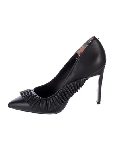Pre-owned Ted Baker Leather Pumps In Black