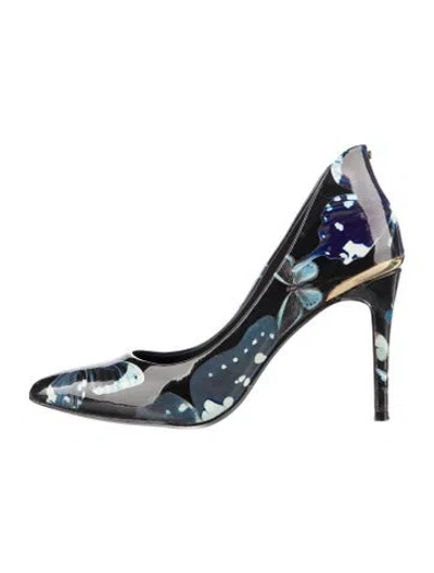 Pre-owned Ted Baker Patent Leather Floral Print Pumps In Black