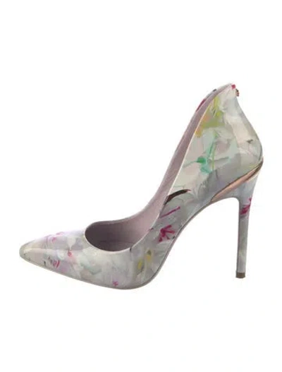 Pre-owned Ted Baker Patent Leather Floral Print Pumps In Purple