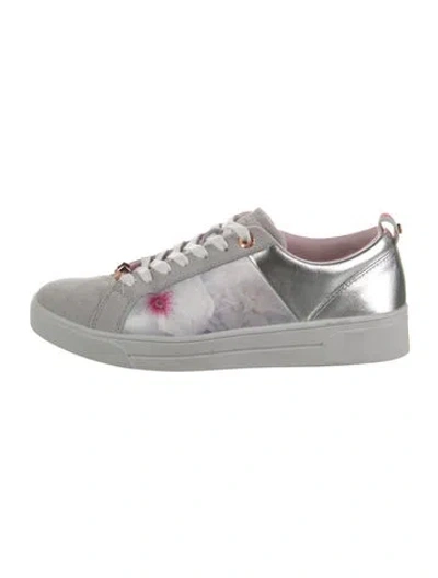 Pre-owned Ted Baker Suede Floral Print Sneakers In Metallic/white
