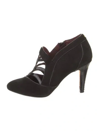 Pre-owned Ted Baker Suede Pumps In Black
