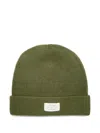 Teddy & Minou Ribbed Logo-patch Beanie Hat In Green