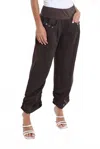 Tees By Tina Georgia Side Ruche Linen Pant In Espresso In Brown