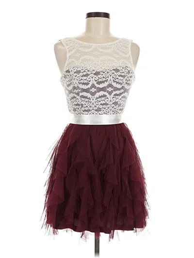 Pre-owned Teeze Me Cocktail Dress In Burgundy