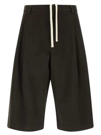 Tela Lake Pleat-detail Bermuda Shorts In Black