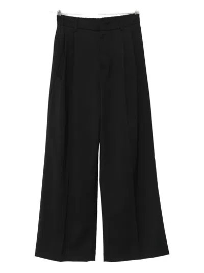 Tela Pleated-details Trousers In Black