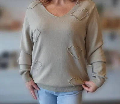 Tempo Paris Sweater With Embroidered Hearts In Beige In Grey