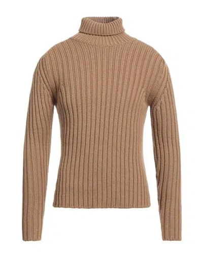 TEN C TEN C MAN TURTLENECK CAMEL SIZE 44 WOOL