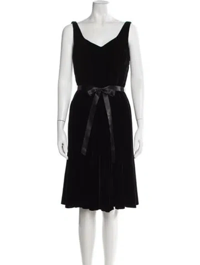 Pre-owned Teri Jon V-neck Midi Length Dress In Black