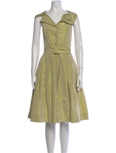 Pre-owned Teri Jon V-neck Midi Length Dress In Green