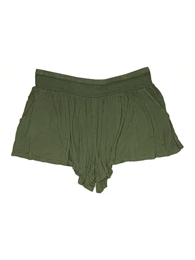 Pre-owned Terra & Sky Shorts In Green