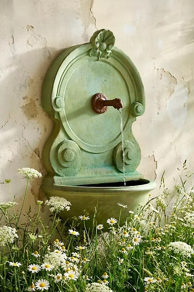 Terrain Circular Stone Wall Fountain