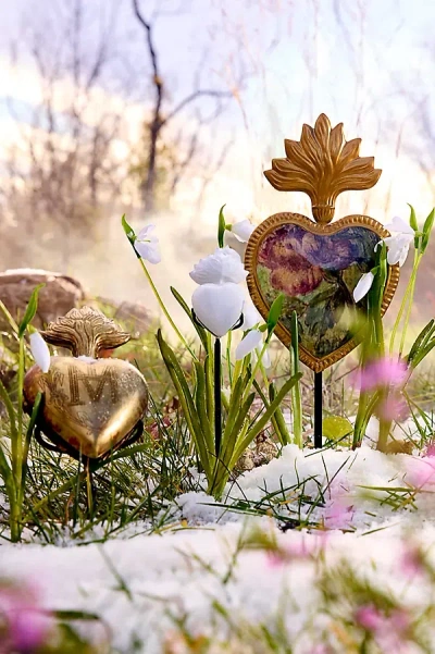 Terrain Enameled Floral Heart Medallion + Stand In Multi