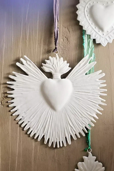 Terrain Heart Medallion Ornament, Extra Large White
