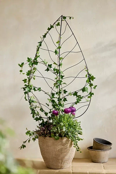 Terrain Iron Leaf Trellis Stake, Classic In Neutral