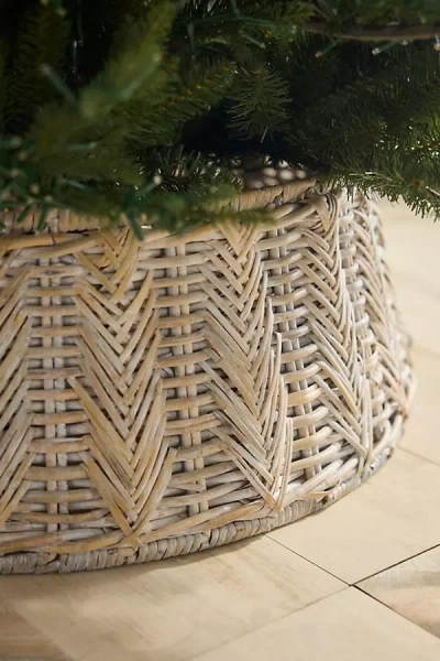 Terrain Leafy Rattan Hinged Tree Collar
