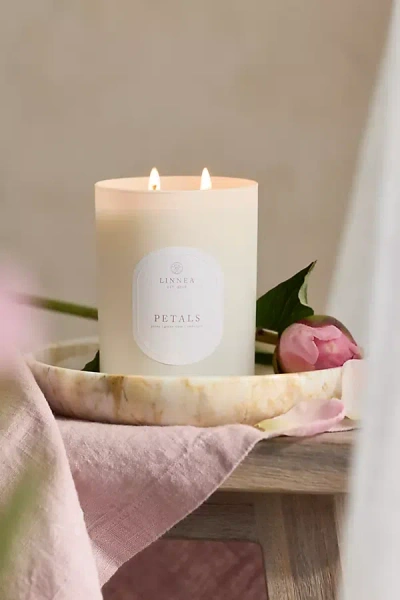 Terrain Candle, Petals