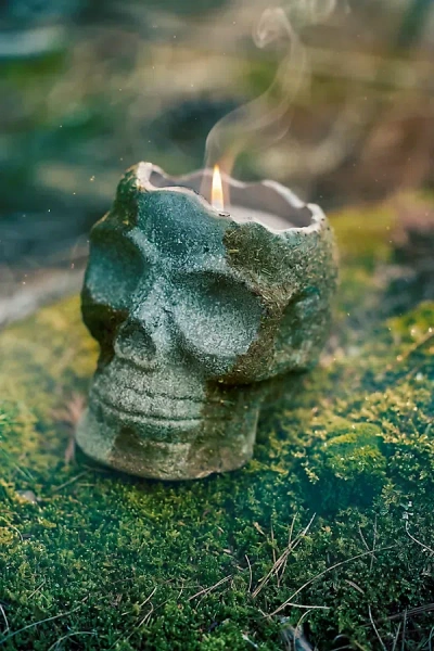 Terrain Mossy Skull Candle, Crackling Fireside