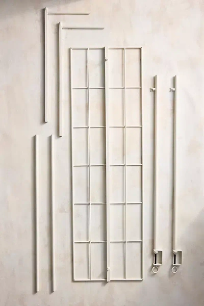 Terrain Over-the-table Trellis