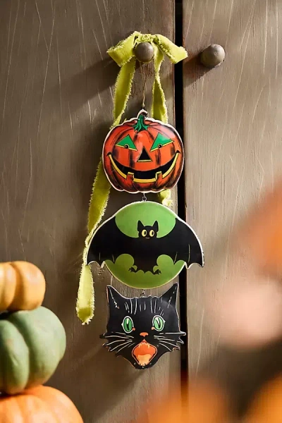 Terrain Puffed Enamel Halloween Wreath Charm