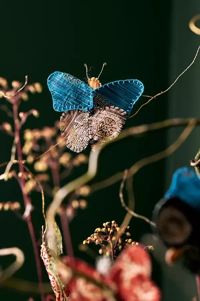 Terrain Sari Moths Garland