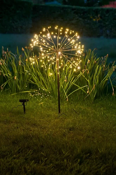 Terrain Solar Dandelion Led Stake Light In Green